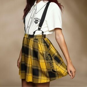 NWT HARRY POTTER HOT TOPIC Hufflepuff Pleated Suspender Skirt XL